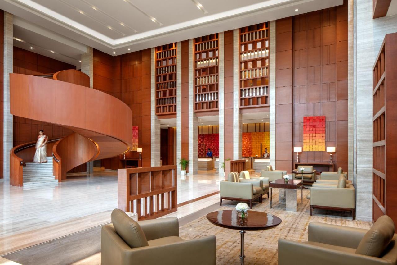 Hyatt Regency Chandīgarh Exteriör bild The lobby of the Ritz-Carlton, Bahrain