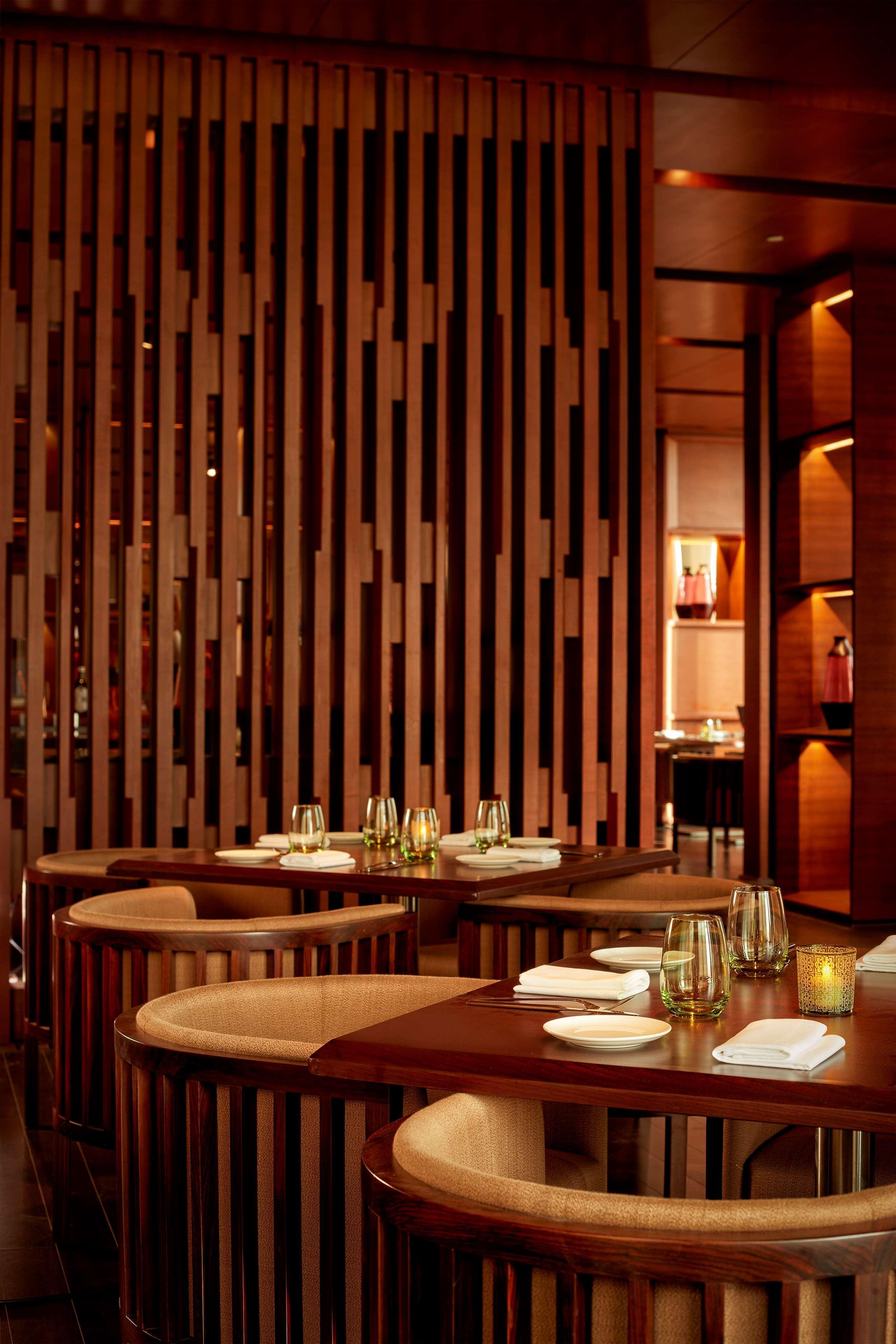Hyatt Regency Chandīgarh Exteriör bild Interior of the restaurant